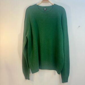 EUC UNIQLO Men’s Crew Neck Pullover 100% Wool Sweater Kelly Green Size L Casual